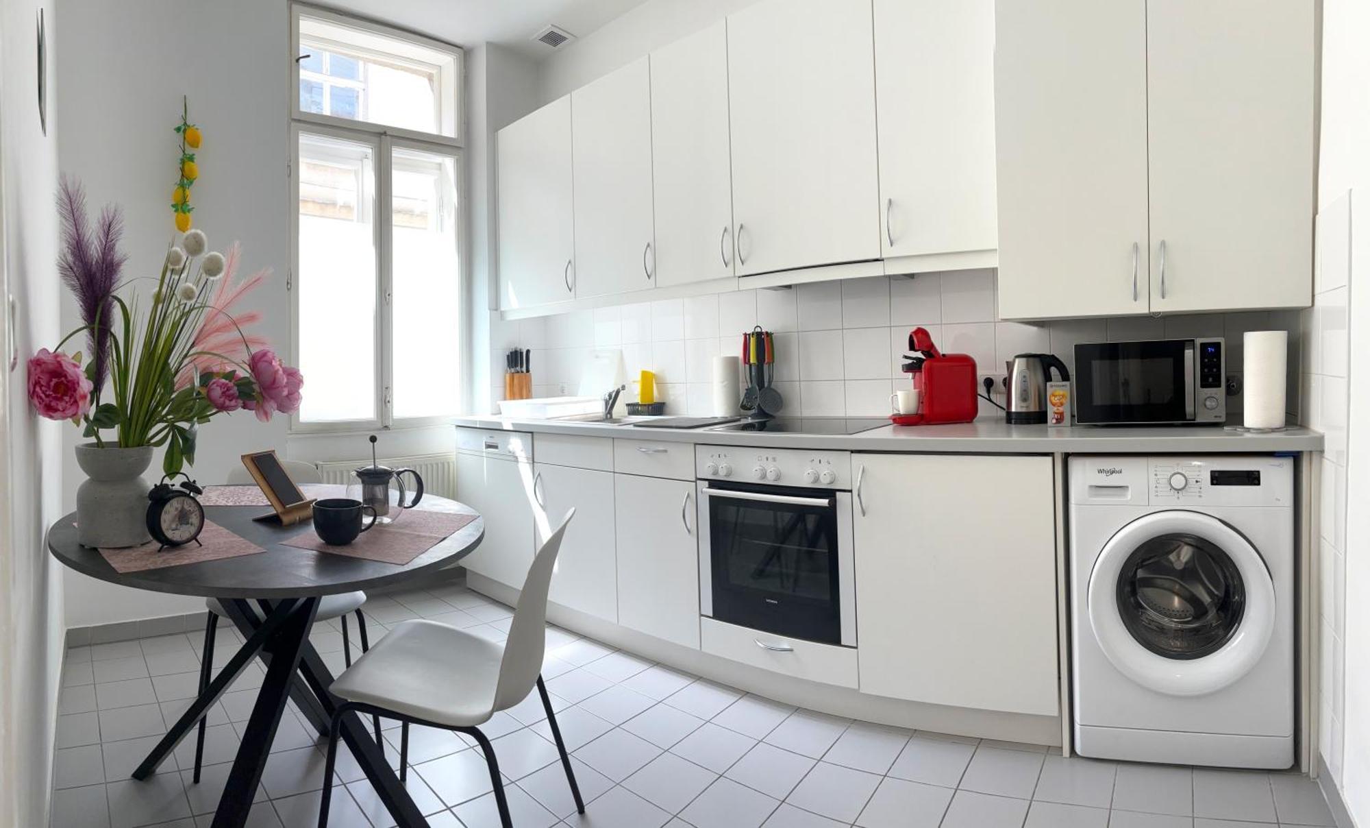 Central Mariahilfer Apartment 5 Min To The Schoenbrunn Palace And City Shopping Center Wien Ngoại thất bức ảnh